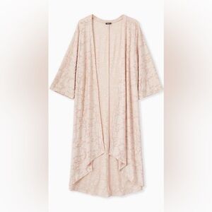 Light Pink Floral Torrid Kimono